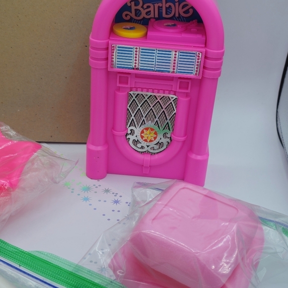 Vintage 1988 Barbie & Skipper Game Room - Picture 7 of 9